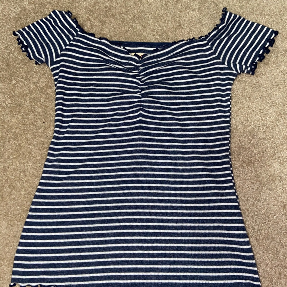 hollister shirt